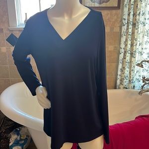 Susan Graver navy medium top